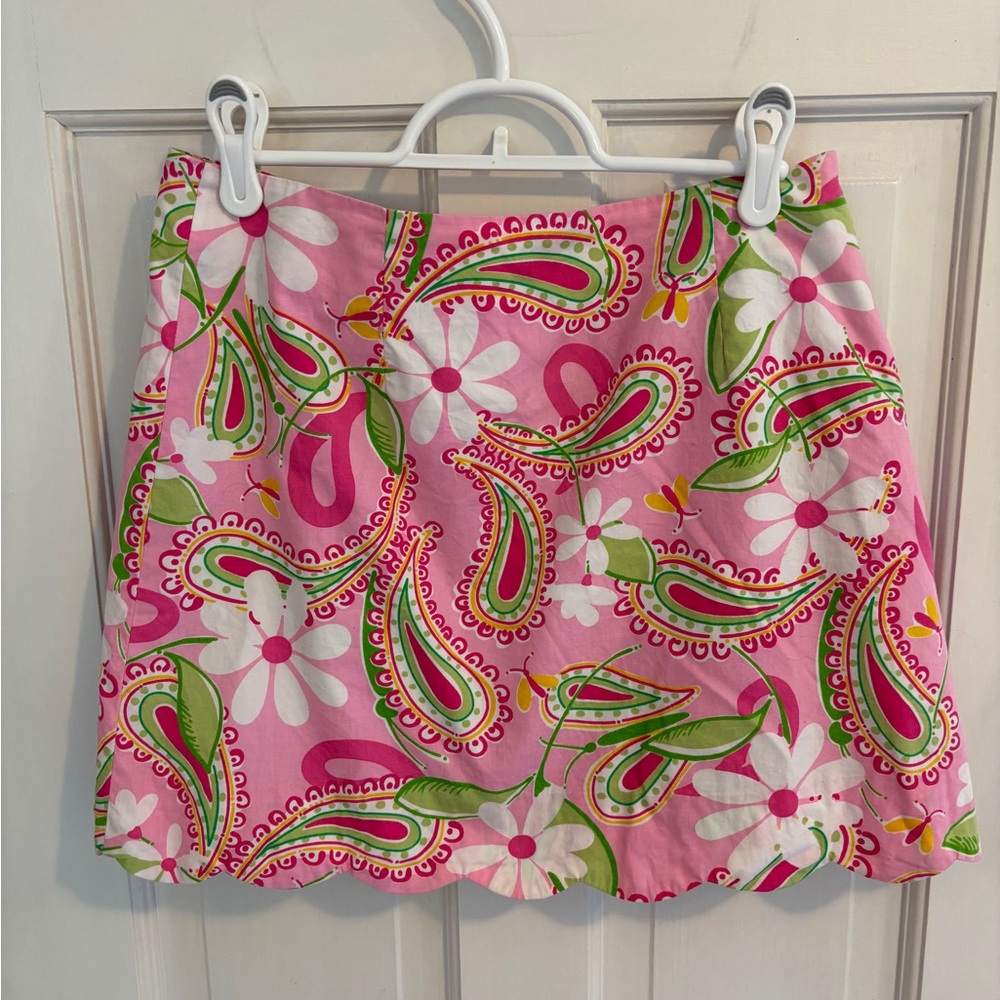 Lilly Pulitzer Pink mini skirt in cheery o vintage print size 4 like new